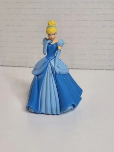 Disney Store Londra Principessa Cenerentola Abito Blu PVC Figura - Foto 1 di 5
