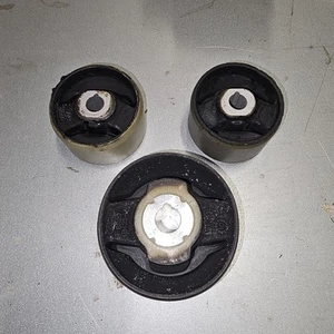 Genuine Ford FG Falcon SY SZ Territory Rear Suspension Diff Mount Bush Kit - Picture 1 of 2