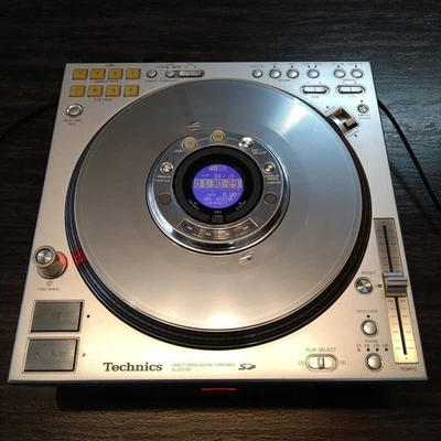 Technics SL-DZ1200 Giradischi digitale a trasmissione diretta Argento usato... - Immagine 1 di 3