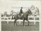 1932 Press Photo Mrs. Lee S. Wood Isseen on Hobo at the Westchester Horse Show