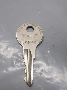 YALE LOCK Co. # LP3003 LP 3003 Desk Drawer Trunk Padlock Coin-op Key USA - Picture 1 of 2