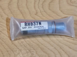 1 Champion Aerospace Aviation Spark Plug RHB37N NEW - Picture 1 of 2