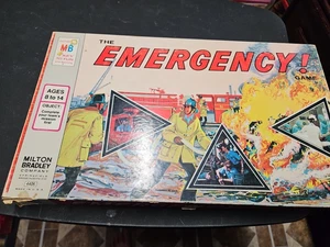 Raro gioco da tavolo vintage 1974 Milton Bradley The Emergency TV Show #4406completo - Foto 1 di 7