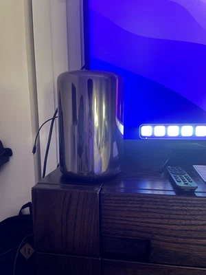 Apple Mac Pro (256GB SSD, Quad-Core Xeon E5, 3.7GHz, 8GB RAM) Black ME253LL/A... - Image 1 of 4