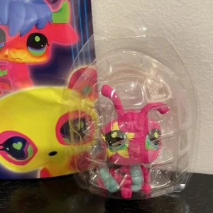 Littlest Pet Shop Schwarzlicht Haustiere offener Blindbeutel - LPS G7 #219 rosa Raupe - Bild 1 von 10