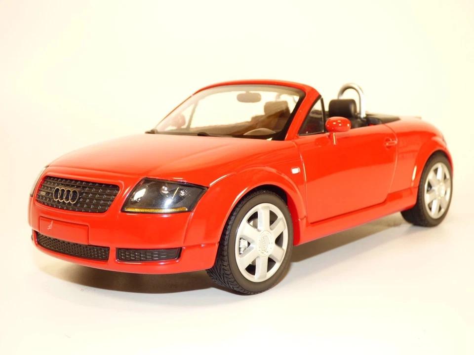 AUDI TT Cabriolet Rouge 1/18 1998 Foto 1 de 1
