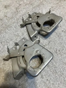 L1959 1960 1961 1962 Corvette Hood Female Latch Lock LH & RH Reconditioned OEM - Foto 1 di 7