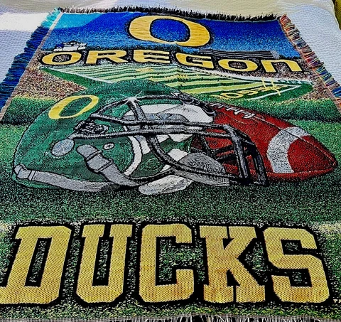 University of Oregon Football Ducks Woven Throw Blanket Gently Used Once No Tags Cover