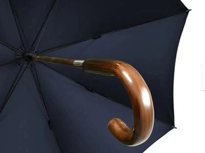 Paraguas con mango de madera Davek Savile en negro Foto 1 de 4