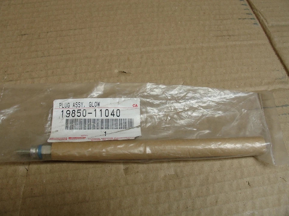 19850-11040 x1 Heater Glow Plug for Toyota Hilux Land Cruiser Diesel - Image 1 of 1