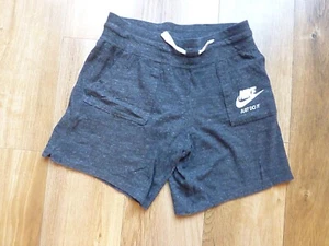 Boys Grey Nike Shorts Size XL 158-170cm Aged 13-15 Years Old - Picture 1 of 4