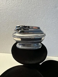 VINTAGE RONSON SILVER PLATE TABLE LIGHTER - Picture 1 of 8