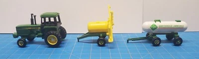 Ertl John Deere 1/64 Vintage Lot of 3 Pieces - Image 1 of 4