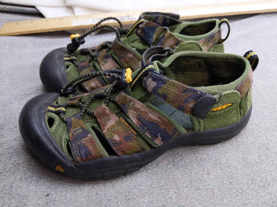 Keen Newport H2 Sandals Shoes Youth Size 3 Green Camo Water Hiking Closed Toe Foto 1 de 1