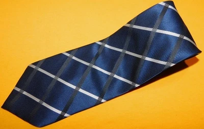 ERMENEGILDO ZEGNA GRAVATA LISTRADA CRUZ AZUL/BRANCO/CINZA - GRAVATAS - GRAVATAS DE DESIGNER. - Imagem 1 de 3