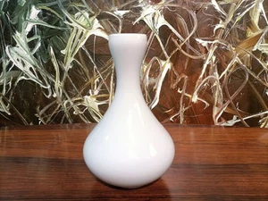 FÜRSTENBERG Germany, edle Vase in weiß - Höhe 18,5cm - Picture 1 of 4