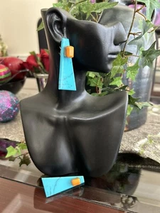 Vintage Howlite (normalerweise weiß, aber farbig türkis) Ohrringe - Bild 1 von 6