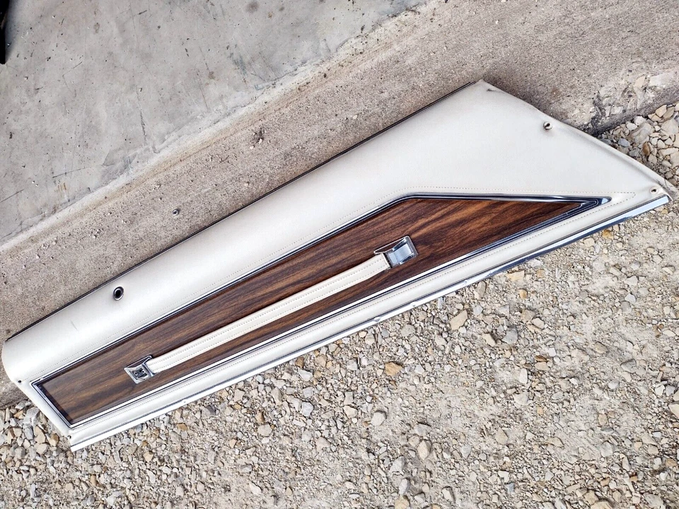 1971-74 Buick Riviera GS Door Trim Upper Pads Panels LH + RH  *WHITE*  VGC  Wow~ - Image 1 of 4