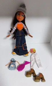 Bratz 2001 Sasha primera edición con trajes completos - Imagen 1 de 10