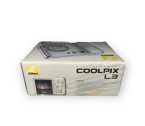 Nikon Coolpix L3 5.1MP Digitalkamera mit 3x optischem Zoom (25544) - Bild 1 von 7