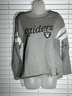 Sudadera para mujer Junk Food Clothing Company Raiders fuera del hombro mediana Foto 1 de 4