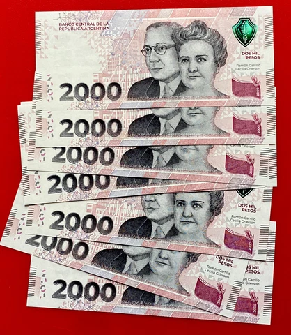 NEW ISSUE 2023 ARGENTINA 2000 PESOS MEDICINE SUFFIX “A" MOREAU-PESCE UNC Cover