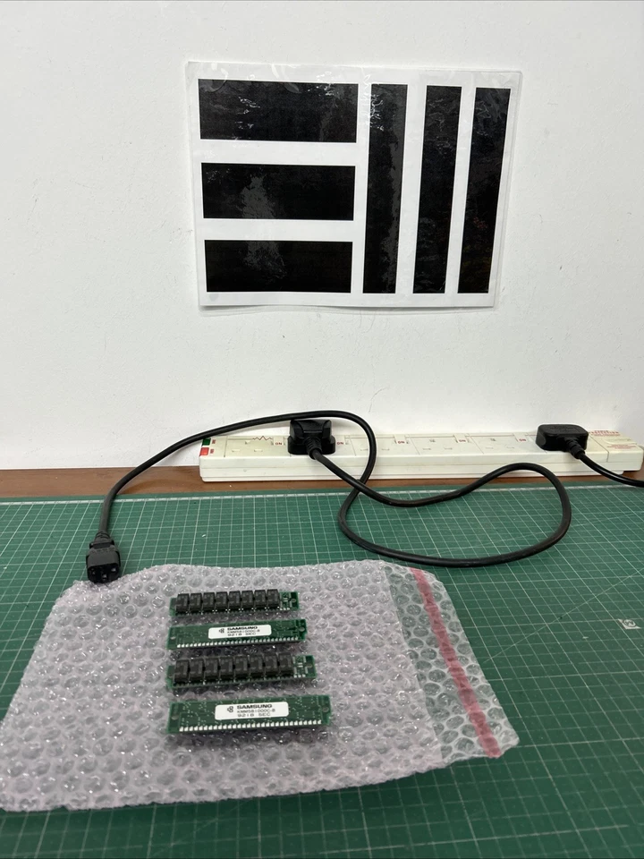 Samsung KMM581000C-8 1MB 30 Pin SIMM X4 - Image 1 of 4