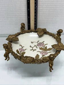 De colección Ormolu Feligree Querubines Diseños de Metal Base - Imagen 1 de 14