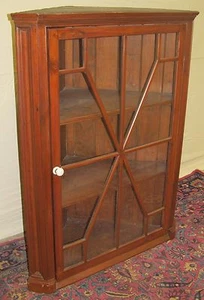 ANTIQUE QUEEN ANNE PERIOD WALL HUNG CORNER CABINET WITH TWELVE LIGHTED DOOR - Picture 1 of 12