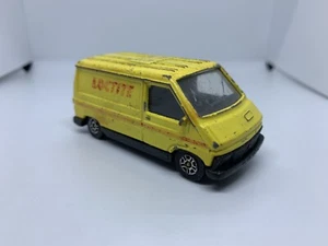Corgi - Renault Traffic Loctite - Diecast Coleccionable - Escala 1:64 - USADO - Imagen 1 de 2