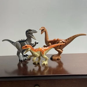 Lego Jurassic Park Dinosaurier Figur LOT blau Velociraptor Gallimus Atrociraptor - Bild 1 von 7