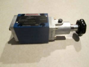 REXROTH 4WM 6 Y13-51/S024  **NEW** - Picture 1 of 6