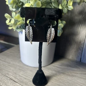 Leaf Shaped Silvertone Dangle Clip Earrings 1" Long - Picture 1 of 6