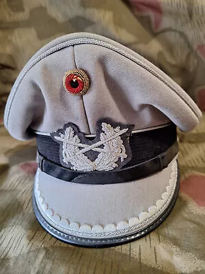 Antigua gorra de oficial del ejército alemán emblema de tela y escarapela gris - Imagen 1 de 3