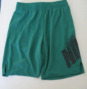 Nike Boys Graphic Training Shorts Green Noise/Deep Jungle 893573 Sz S - NWT - Picture 1 of 1