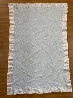 Manta de cuna de bebé vintage azul satinado borde acetato acolchada 47 X 31 Foto 1 de 4