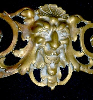 RARO LARGO FRANCÉS BRONCE/LATÓN MONTAJE FRONTÓN DECORACIÓN DIABLO DEMONIO FAUNO 51 x 11 cm Foto 1 de 4