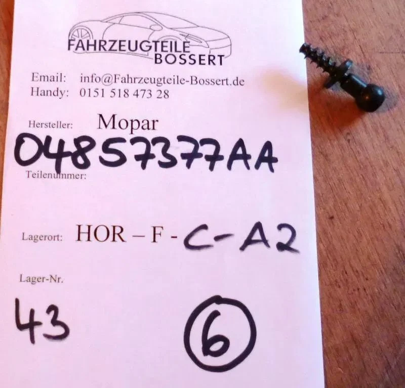 Chrysler Voyager RS 01-07 Schraube Nebelscheinwerfer Scheinwerfereinstellung - Bild 1 von 1