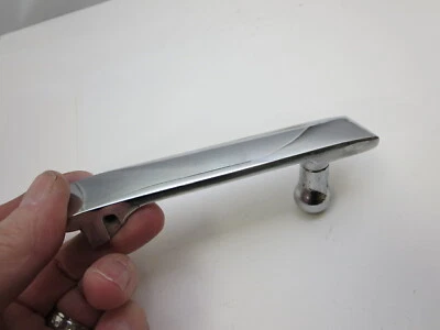 1959 - 1962 Plymouth Valiant Dodge Lancer station wagon alça de porta traseira NOS? - Imagem 1 de 4