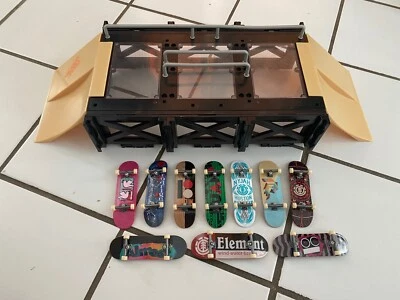 Tech Deck Skatepark con barandillas, 2 rampas desmontables y 10 monopatines diferentes Foto 1 de 4