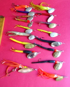 GOOD COLLECTION OF VINTAGE OF FLYING -C LURES SOME NAMED (INC. MEPPS) - Picture 1 of 11