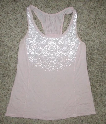 LULULEMON TAMANHO 8 REGATA ROSA ESTAMPA CINZA BABADO GOLA COLHER - Imagem 1 de 4