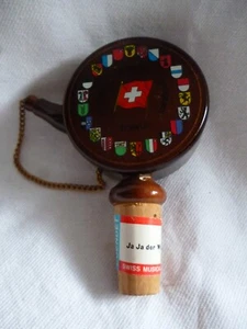 Corcho de botella antiguo corcho decorativo vertedor caja de música Cuendet sí el vino es bueno - Imagen 1 de 6