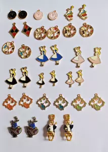 charms - Alice nel Paese delle Meraviglie -34 pezzi - Foto 1 di 1