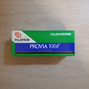 Película de transparencia de color Fujifilm Fujichrome Provia 100F Professional RDP-III 120 - Imagen 1 de 6