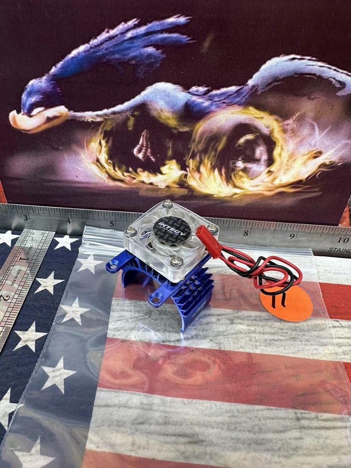 Disipador de calor Integy Motor con ventilador de refrigeración Slash 2x2 / Rustler / Stampede T8074AZUL Foto 1 de 4