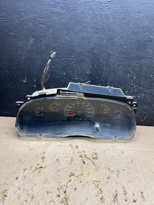 Cuadro de instrumentos velocímetro furgoneta Ford Econoline E250 E350 2001-2002 u5582 DG Foto 1 de 4