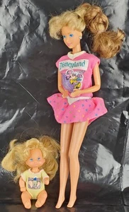 Mattel VTG 1989 The Heart Family Visits Disneyland Park Mom and Girl - GUC - Picture 1 of 11