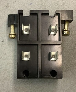 Bloque de contacto auxiliar de bloqueo Cutler Hammer 10-3519-5 (B439) - Imagen 1 de 7