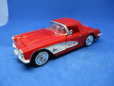Iola 2003 Old Car Show - 1:24 Die Cast Car - 1959 CHEVROLET CORVETTE w key - Image 1 of 4